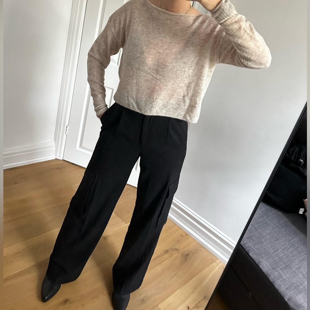 Wilfred by Aritzia sweater.